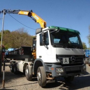 foto 8x4 Mercedes 3246 + Effer (2020)