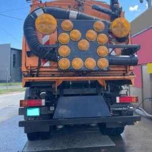 foto 15t Faun zamiatarka kierownica po prawej stronie Mercedes