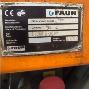 foto 15t Faun zamiatarka kierownica po prawej stronie Mercedes