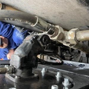 foto 15t Faun zamiatarka kierownica po prawej stronie Mercedes